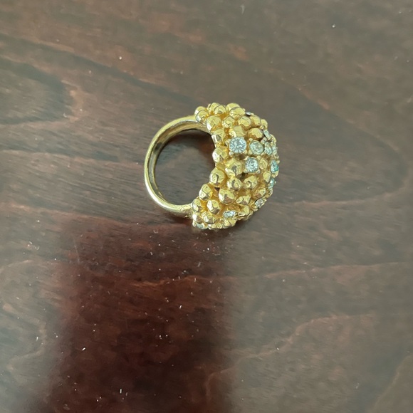 Vintage Crown Trifari nugget dome ring - Picture 10 of 11